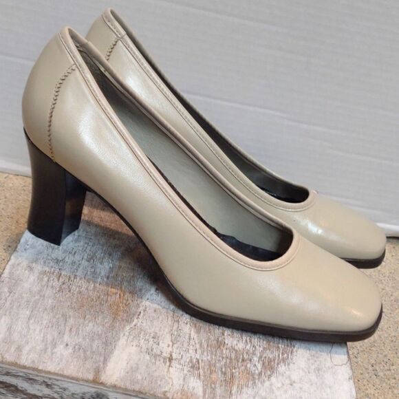 👍 Ivory Heels    Business  Classic  Style.  A12 - Picture 1 of 6